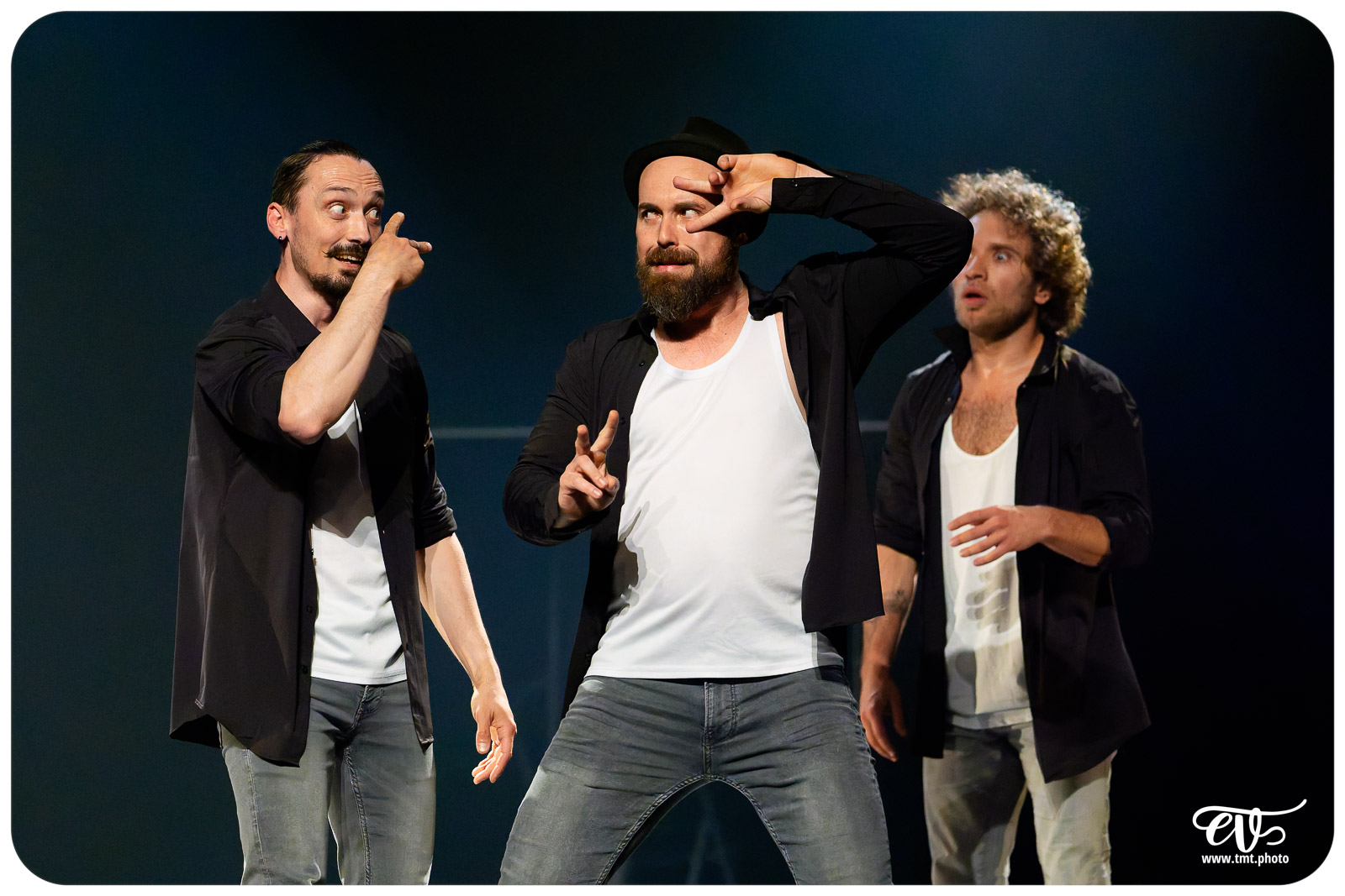 THE SHOW (LES TRIDICULOUS)